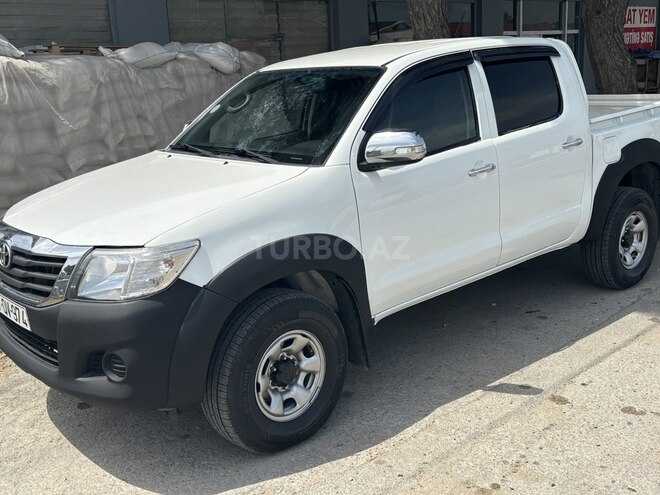 Toyota Hilux 2011, 250,000 km - 2.7 l - Bakı