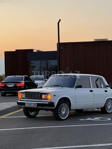 LADA (VAZ) 2107 2010, 14,200 km - 1.6 l - Yevlax