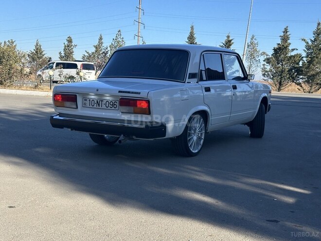 LADA (VAZ) 2107 2010, 14,200 km - 1.6 l - Yevlax