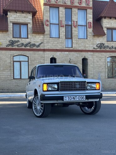 LADA (VAZ) 2107 2010, 14,200 km - 1.6 l - Yevlax