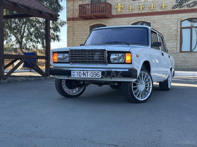 LADA (VAZ) 2107 2010, 14,200 km - 1.6 l - Yevlax