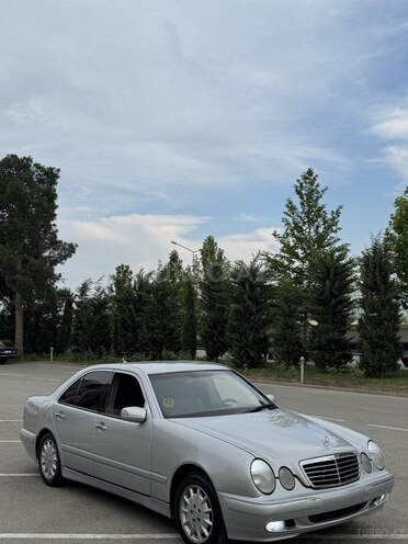 Mercedes E 220 d 1999, 485,254 km - 2.2 l - Yevlax