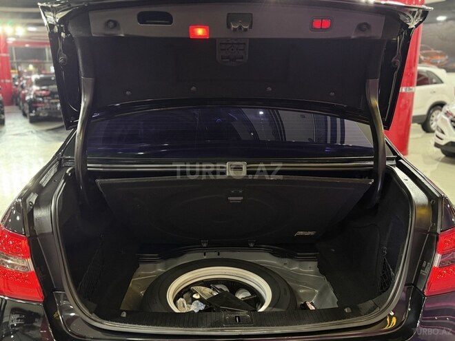 Mercedes E 300-19