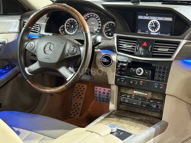 Mercedes E 300-17