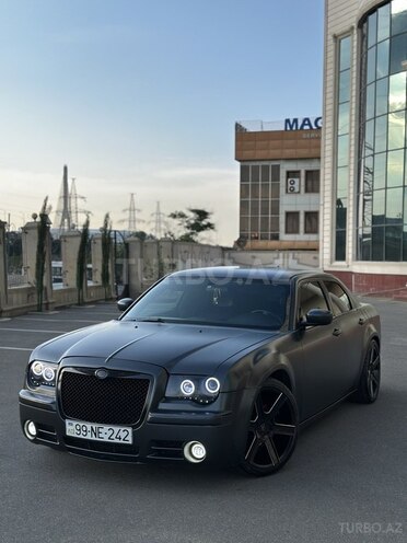 Chrysler 300C-2