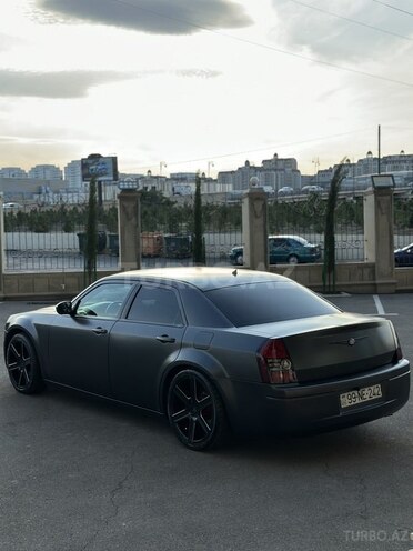 Chrysler 300C-8