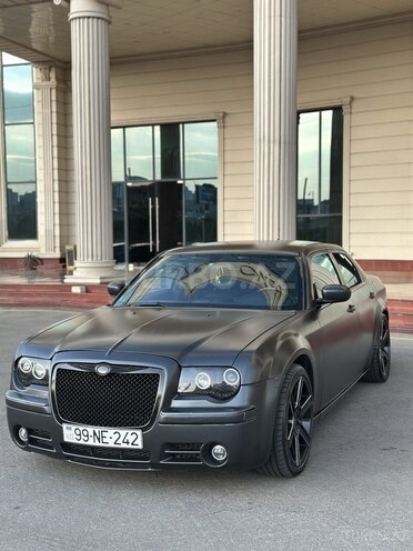 Chrysler 300C-12