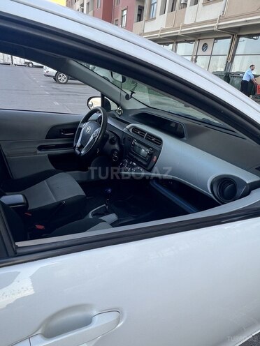 Toyota Prius C 2012, 223,000 km - 1.5 l - Bakı