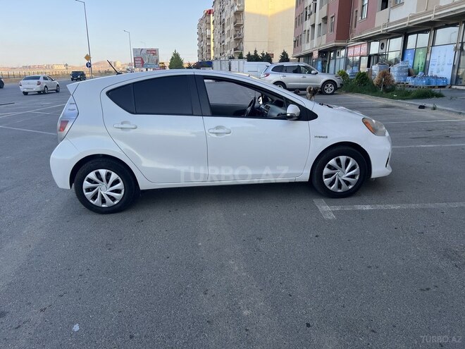 Toyota Prius C 2012, 223,000 km - 1.5 l - Bakı