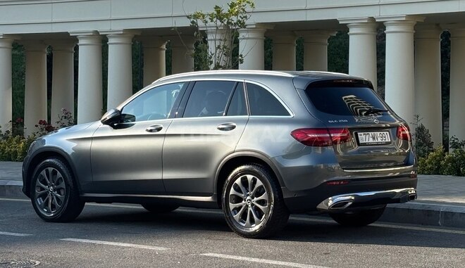 Mercedes GLC 250 4MATIC 2018, 22,500 km - 2.0 l - Bakı