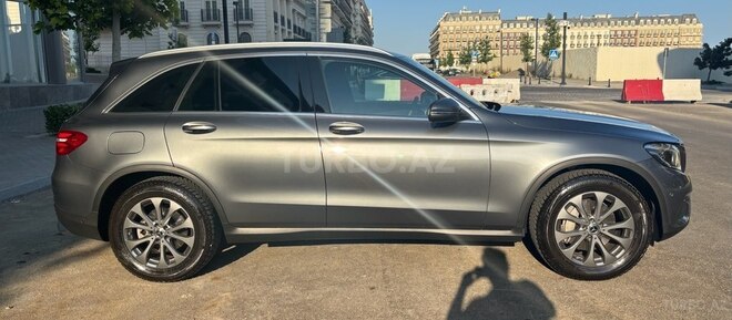 Mercedes GLC 250 4MATIC 2018, 22,500 km - 2.0 l - Bakı