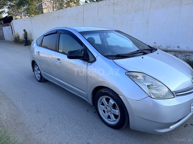 Toyota Prius-2