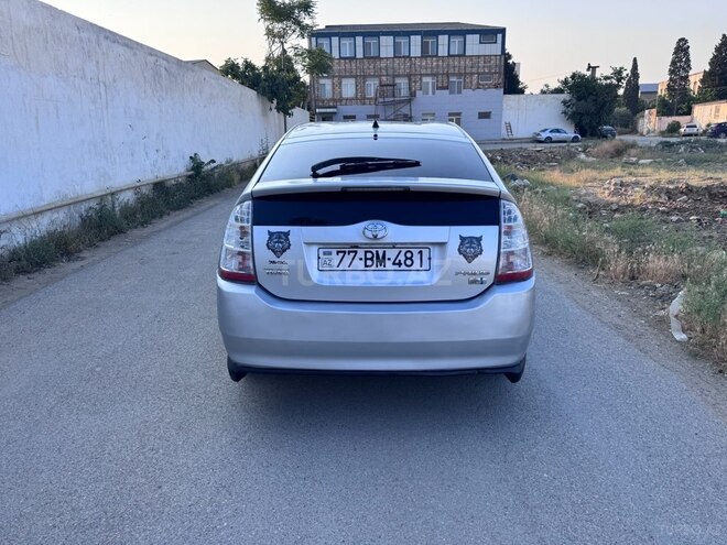 Toyota Prius-4