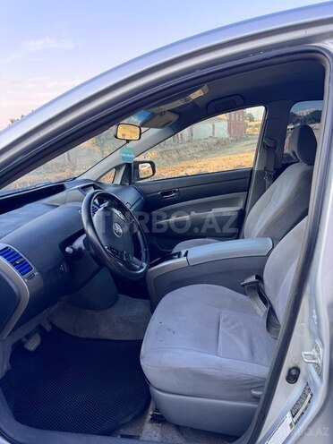 Toyota Prius-7
