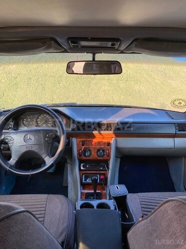 Mercedes E 200 1992, 5,600,000 km - 2.0 l - Bakı
