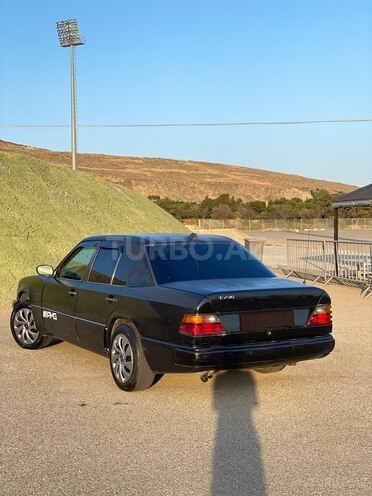 Mercedes E 200 1992, 5,600,000 km - 2.0 l - Bakı