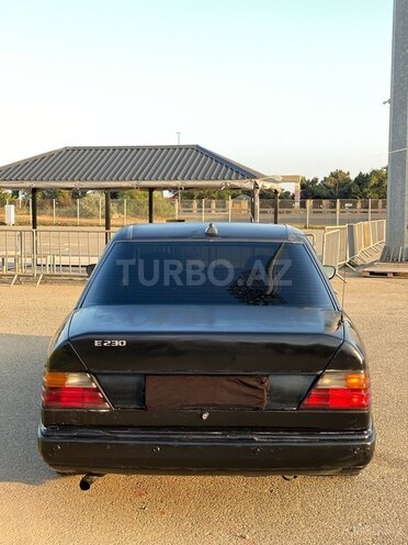 Mercedes E 200 1992, 5,600,000 km - 2.0 l - Bakı
