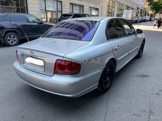 Hyundai Sonata-4