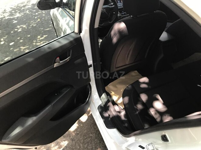 Hyundai Elantra 2017, 110,860 km - 2.0 л - Bakı