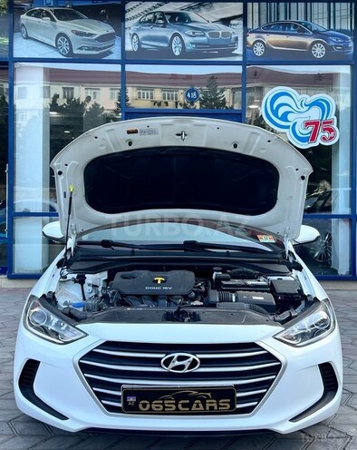 Hyundai Elantra-3
