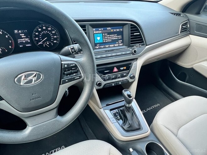 Hyundai Elantra-9