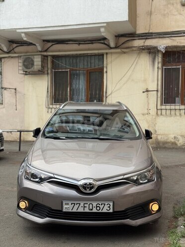 Toyota Auris 2015, 236,000 km - 1.4 l - Bakı