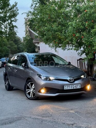 Toyota Auris 2015, 236,000 km - 1.4 l - Bakı