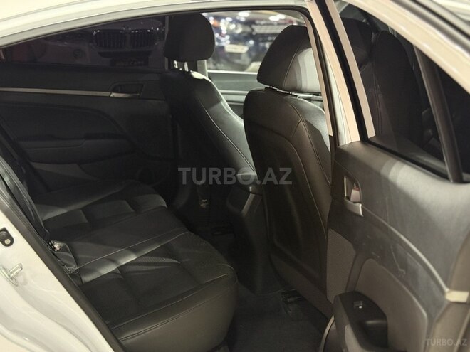 Hyundai Avante 2015, 157,000 km - 1.6 л - Bakı
