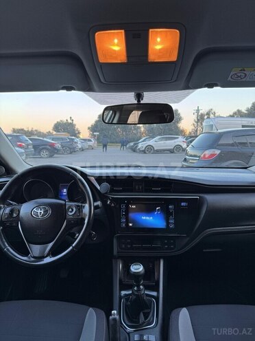 Toyota Auris 2015, 236,000 km - 1.4 l - Bakı