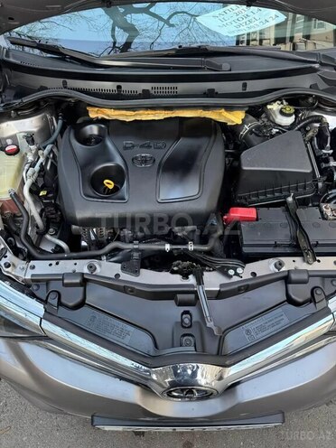 Toyota Auris 2015, 236,000 km - 1.4 l - Bakı