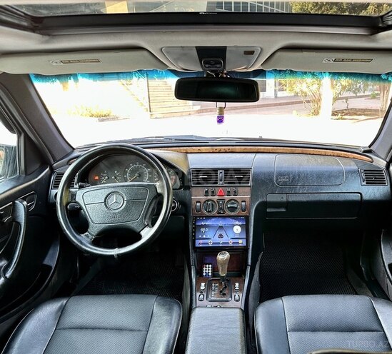 Mercedes C 230 1999, 296,580 km - 2.3 l - Bakı