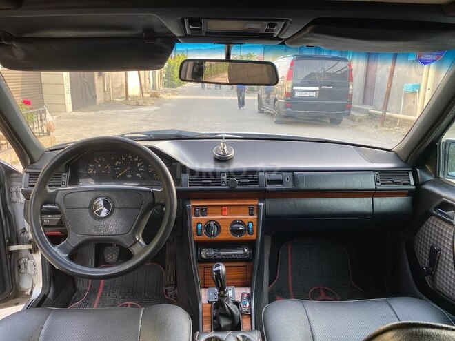Mercedes E 200 d 1993, 400,000 km - 2.0 l - Bakı