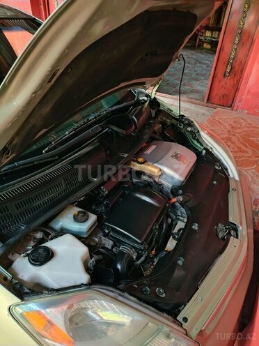 Toyota Prius-12