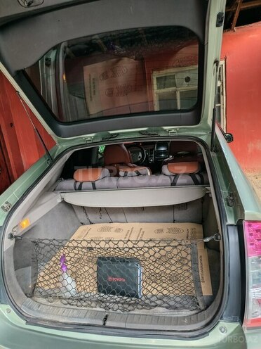 Toyota Prius-14