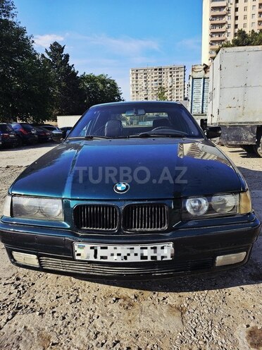 BMW 320-1