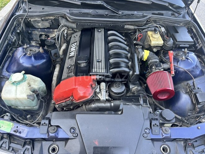 BMW 320-19
