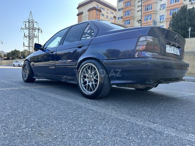 BMW 320-7