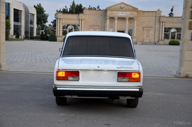 LADA (VAZ) 2107 2010, 33,320 km - 1.6 l - Saatlı