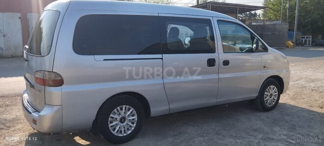 Hyundai H-1 2005, 352,123 km - 2.5 л - Biləsuvar