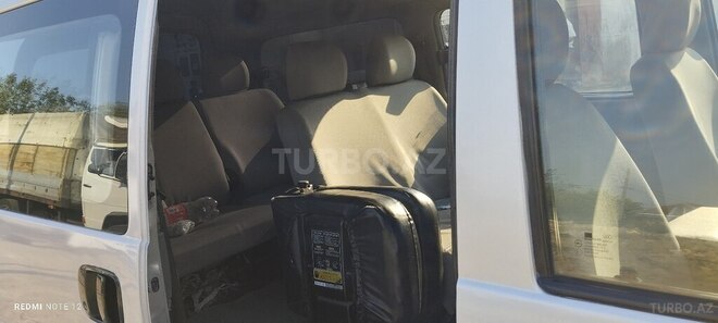 Hyundai H-1 2005, 352,123 km - 2.5 л - Biləsuvar