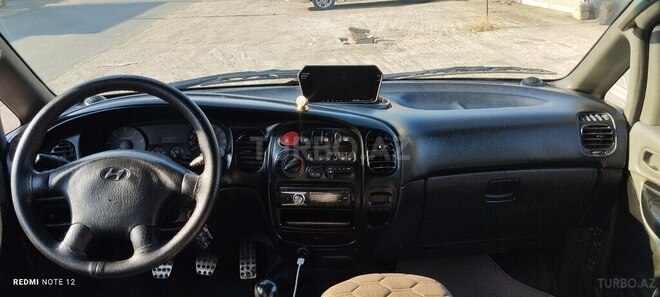 Hyundai H-1 2005, 352,123 km - 2.5 л - Biləsuvar