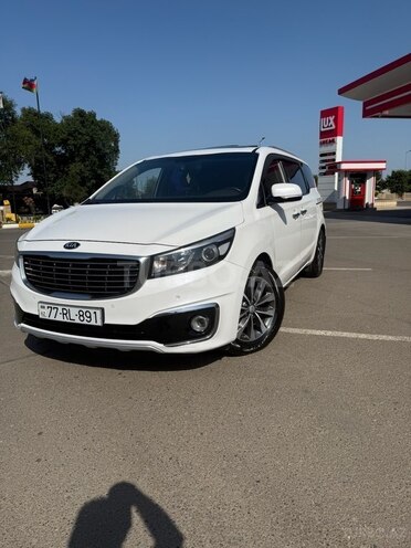 Kia Carnival-8