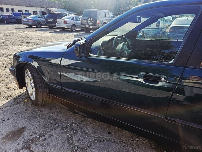BMW 320-6