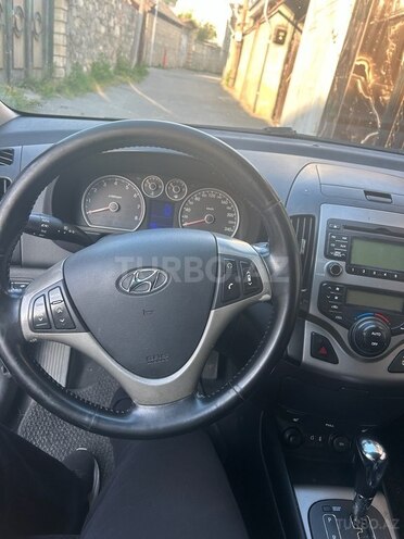 Hyundai i30 2009, 184,000 km - 1.6 л - Şəki