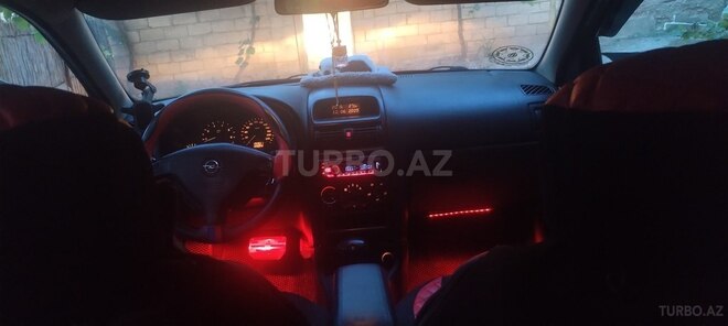 Opel Astra 2001, 326,000 km - 1.6 l - Salyan