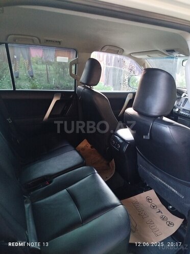 Toyota Land Cruiser Prado-6