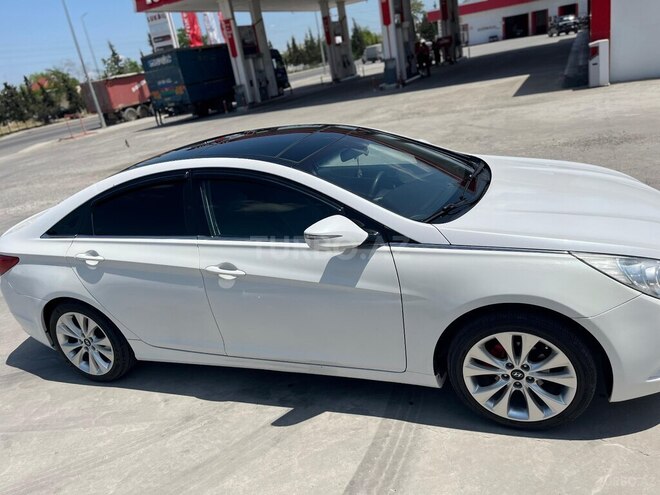 Hyundai Sonata-2