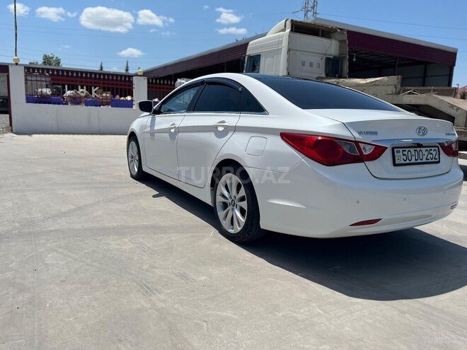 Hyundai Sonata-5