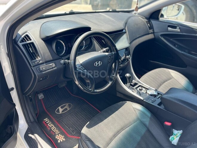 Hyundai Sonata-8