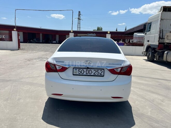 Hyundai Sonata-15